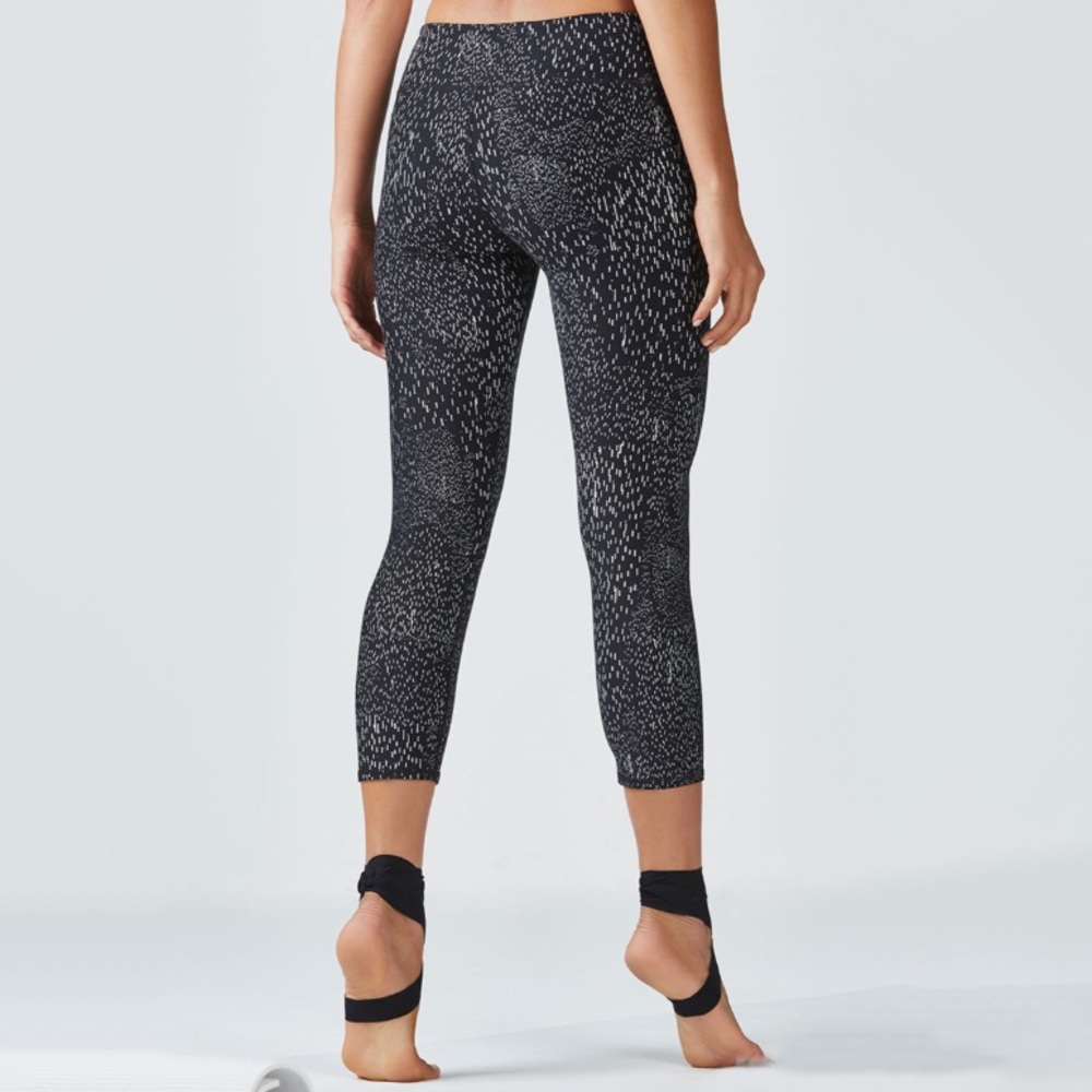 Fabletics Mid Rise Printed Powerhold Crop Leggings - Picture 2 of 7